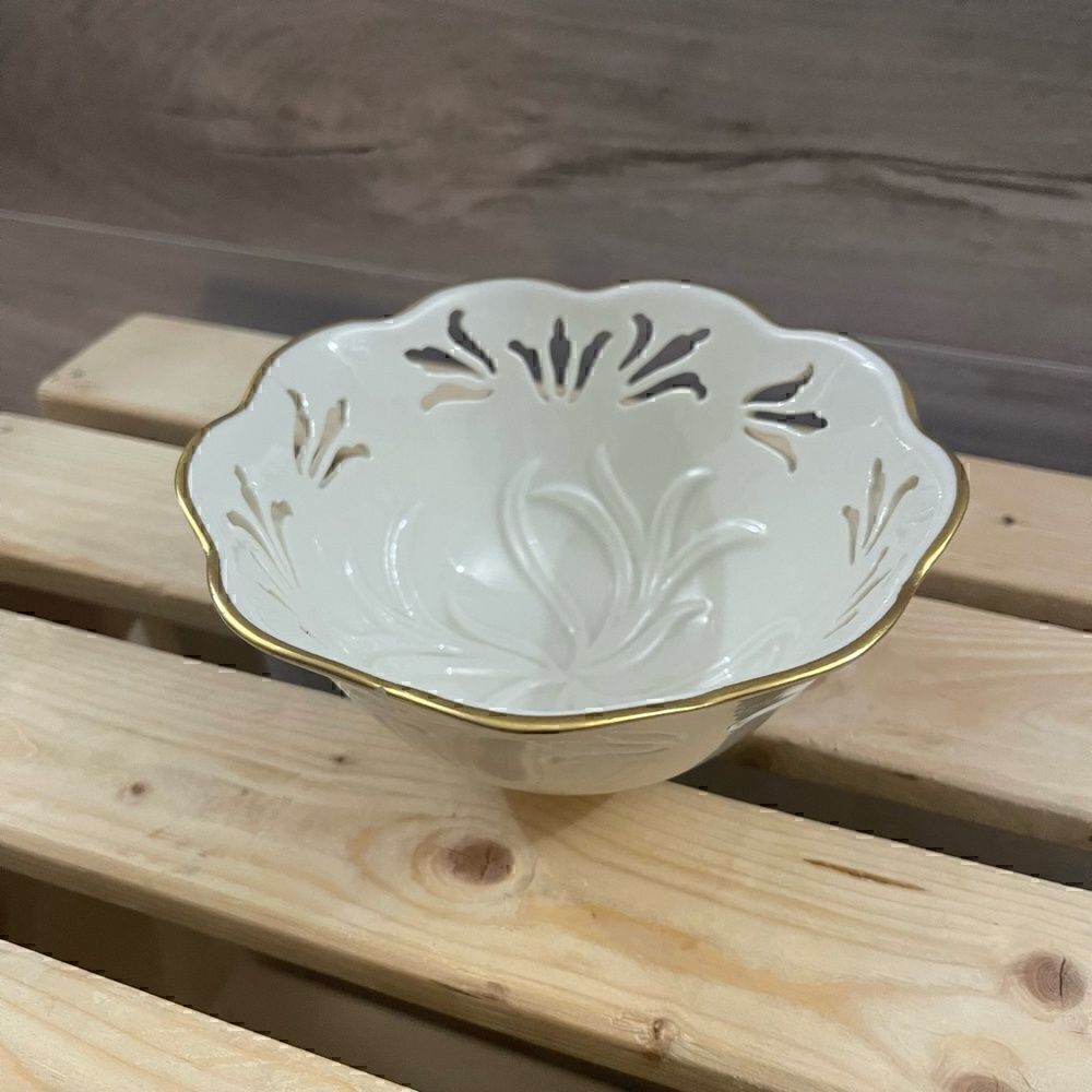 Vintage Lenox Ivory Westbury Bowl with Gold Rim - Picture 3 of 6